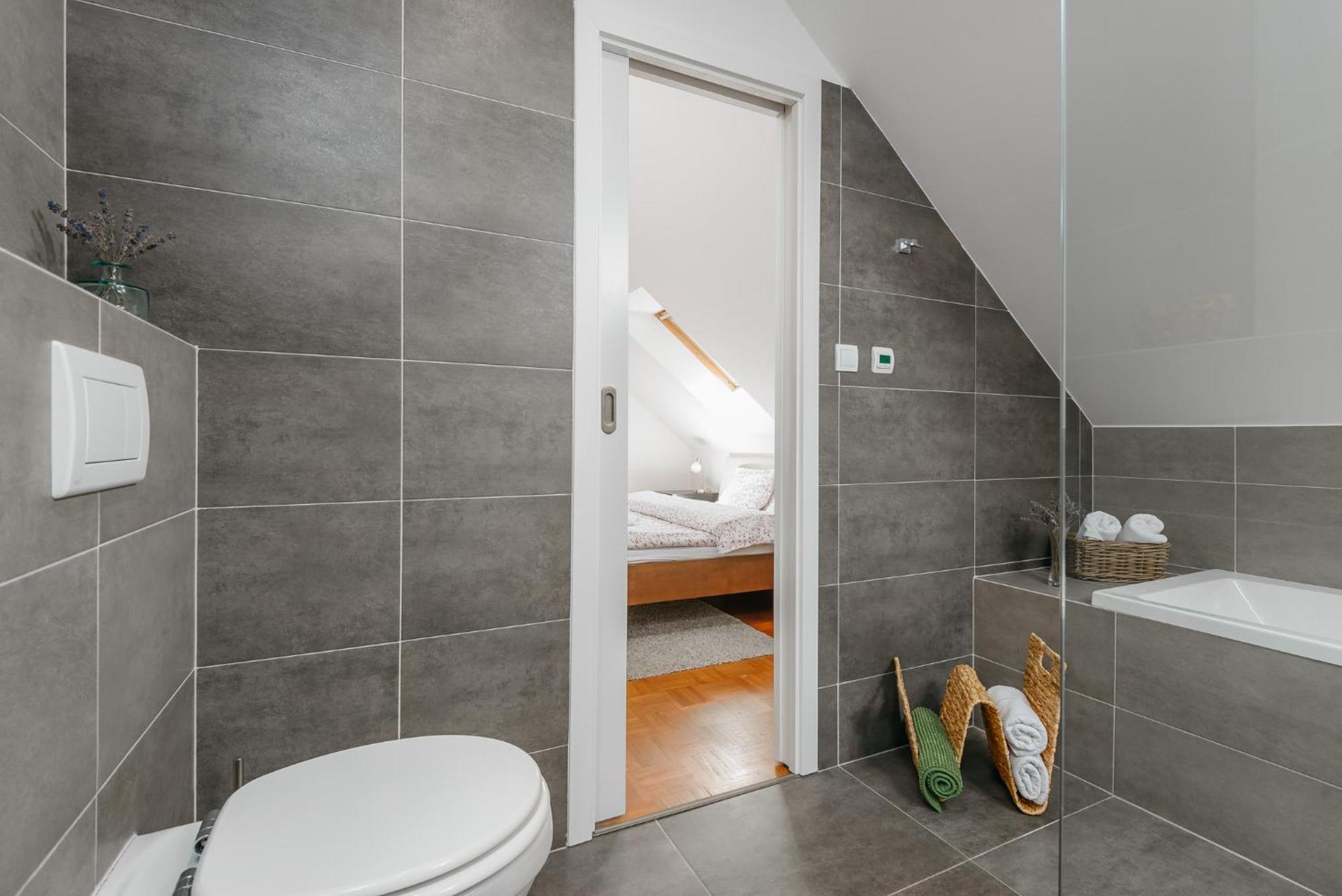 Apartmán Roy 2 Bdr With Castle View, Parking & Ac